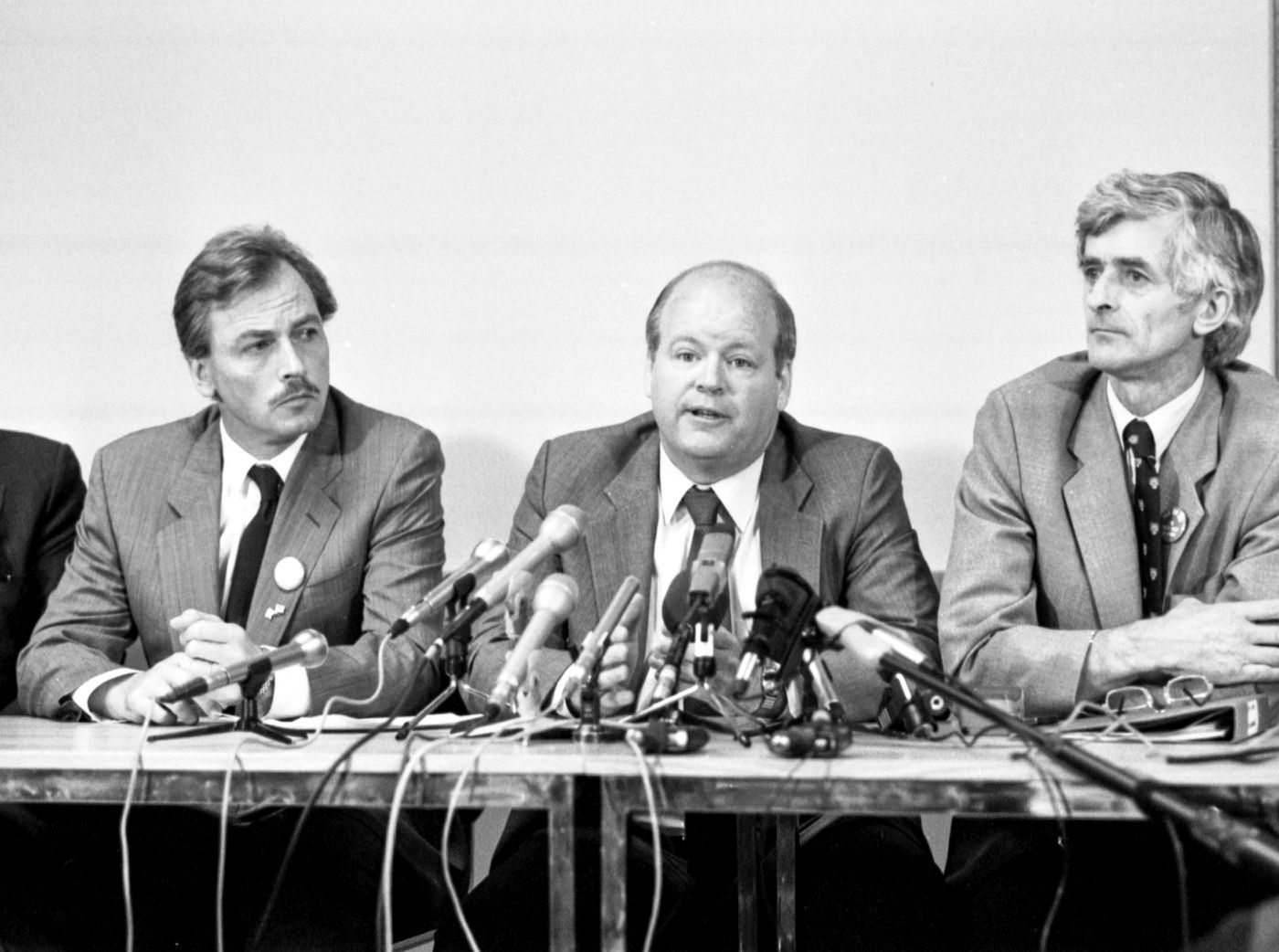 Lockerbie, Pan Am Flight 103, terorismus, bomba, letecká katastrofa, Lockerbie: A Search for Truth, televizní seriál, Zahraničí