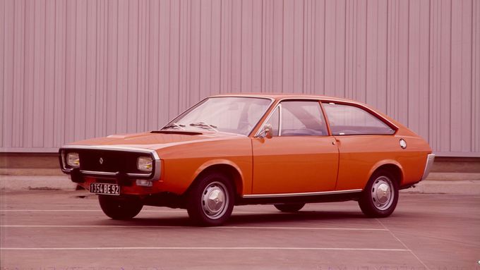 Renault 15 byl atraktivním kupé, konkuroval třeba Škoda 110 R.
