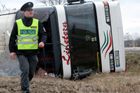 Nehoda autobusu: šest mrtvých turistů