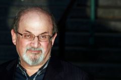 Rushdieho paměti mají nominaci na prestižní cenu