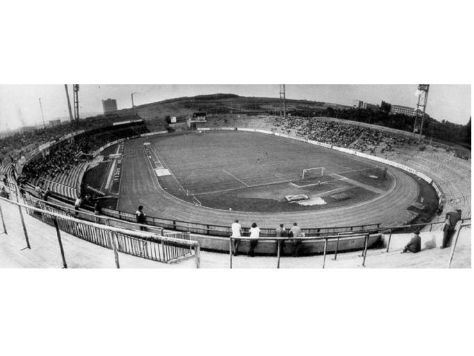 Archivní historie z fotbalového stadionu Za Lužánkami. Nedatováno