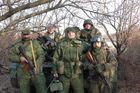 Na Donbase bojují desítky Čechů a Slováků, žoldáci i zločinci, platí je Rusko, říká novinář