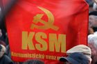 KSČM neuspěla: Popírat zločiny komunismu je dál trestné