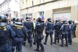 V Duchcově bylo ve středu nasazeno asi 100 policistů včetně antikonfliktního týmu a kriminalistů a 60 členů speciální pořádkové jednotky.