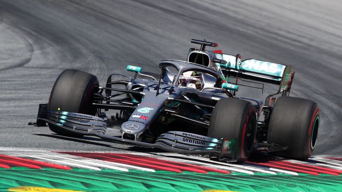Lewis Hamilton byl při tréninku F1 v Rakousku nejrychlejší.