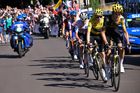 Devátá etapa ze Saint-Léonard-de-Noblat na Puy de Dome přinesla cyklistům jednu z nejtěžších zkoušek letošní Tour de France. 182,5 kilometru s těžkým stoupáním ve dvou třetinách trasy a doslova brutálním výjezdem na závěr.