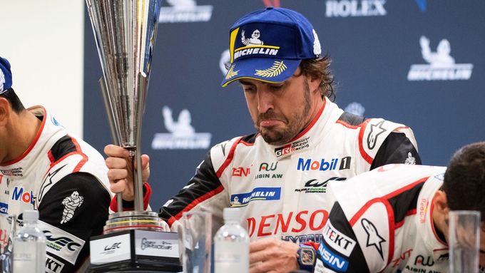 Fernando Alonso po vítězství v šestihodinovém závodě ve Spa-Francorchamps.