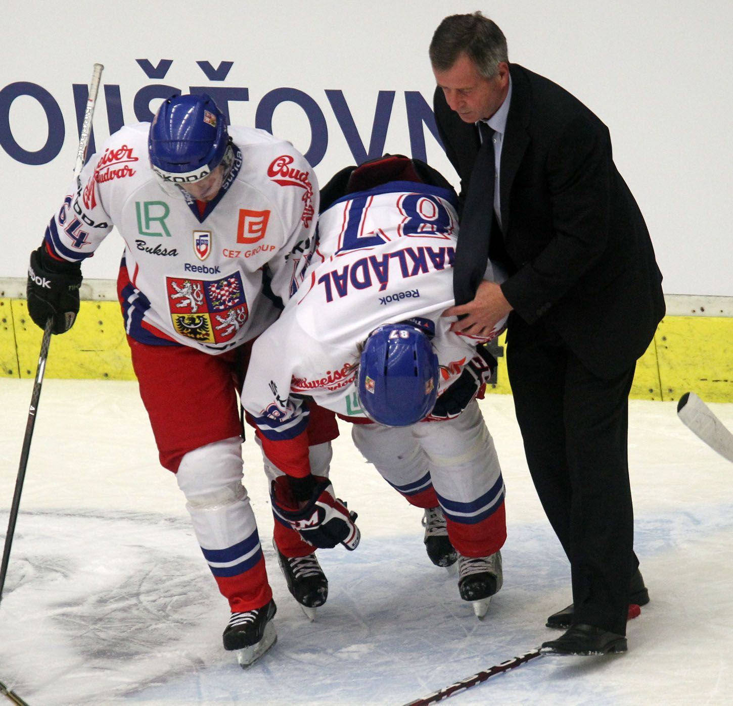 Přípravný zápas, hokej: Česko - Německo (Zraněný Jakub Nakládal)