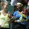 Lucie Šafářová a Serena Williamsová po finále v Charlestonu