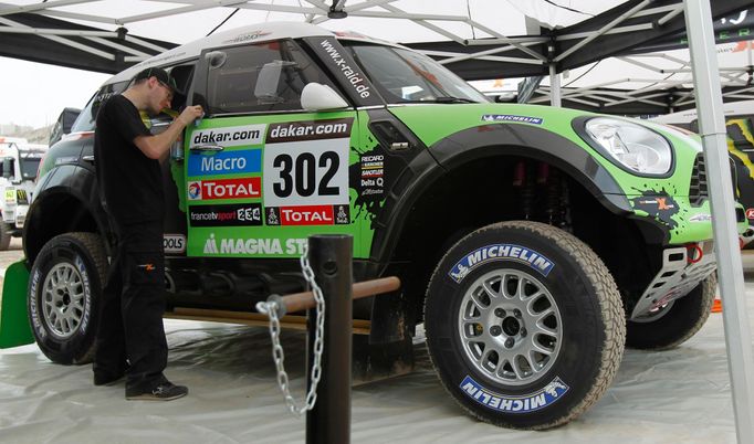 Přípravy na start Dakarské rallye 2013