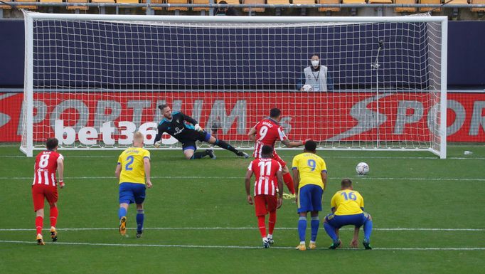 Luis Suarez připisuje třetí gól Atlétika