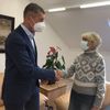 Celá rodina si přeje, abyste byl prezidentem, říkala Andreji Babišovi 85 letá Vlasta Nohelová, která si přála ke svým půlkulatým narozeninám setkání s Babišem.