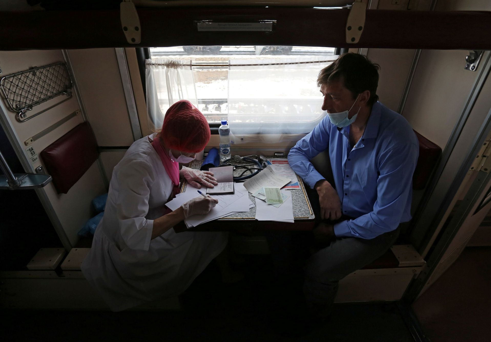 rusko očkování koronavirus sputnik V vlak
