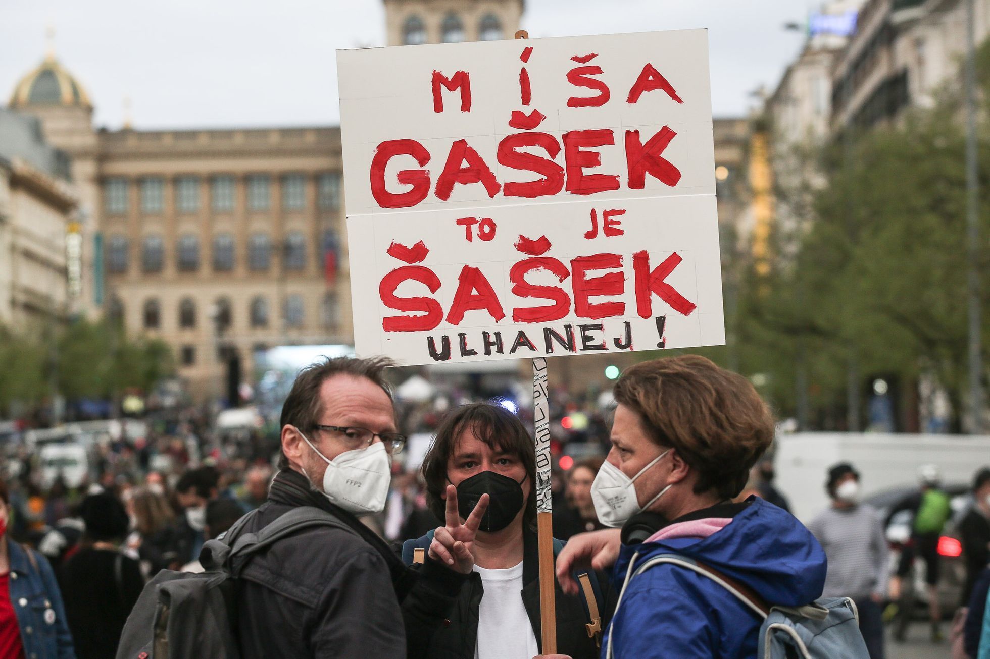 Demonstrace Milion chvilek demokracie, Michal Hašek, ČSSD, Václavské náměstí, duben 2021, respirátory, protest