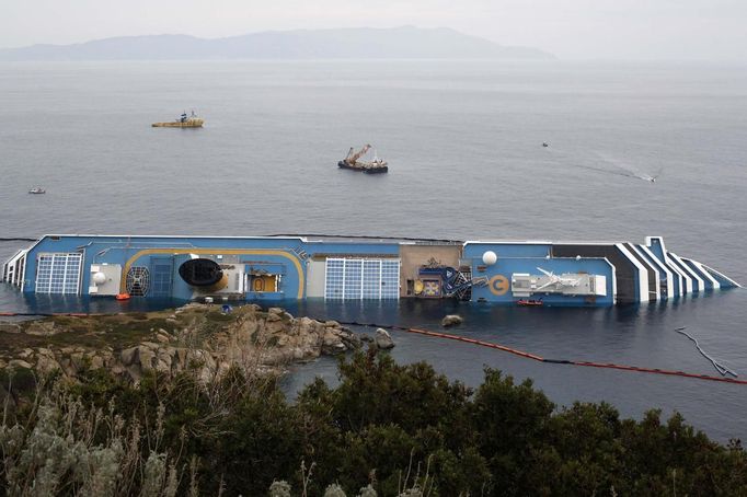 Costa Concordia u ostrova Giglio.