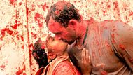 Tomatina má už dlouho status světové kuriozity. Začátkem 50. let 20. století byla zakázána diktátorem Franciscem Francem kvůli nedostatku náboženského významu festivalu, což však účastníky nezastavilo a později byli někteří zatčeni.