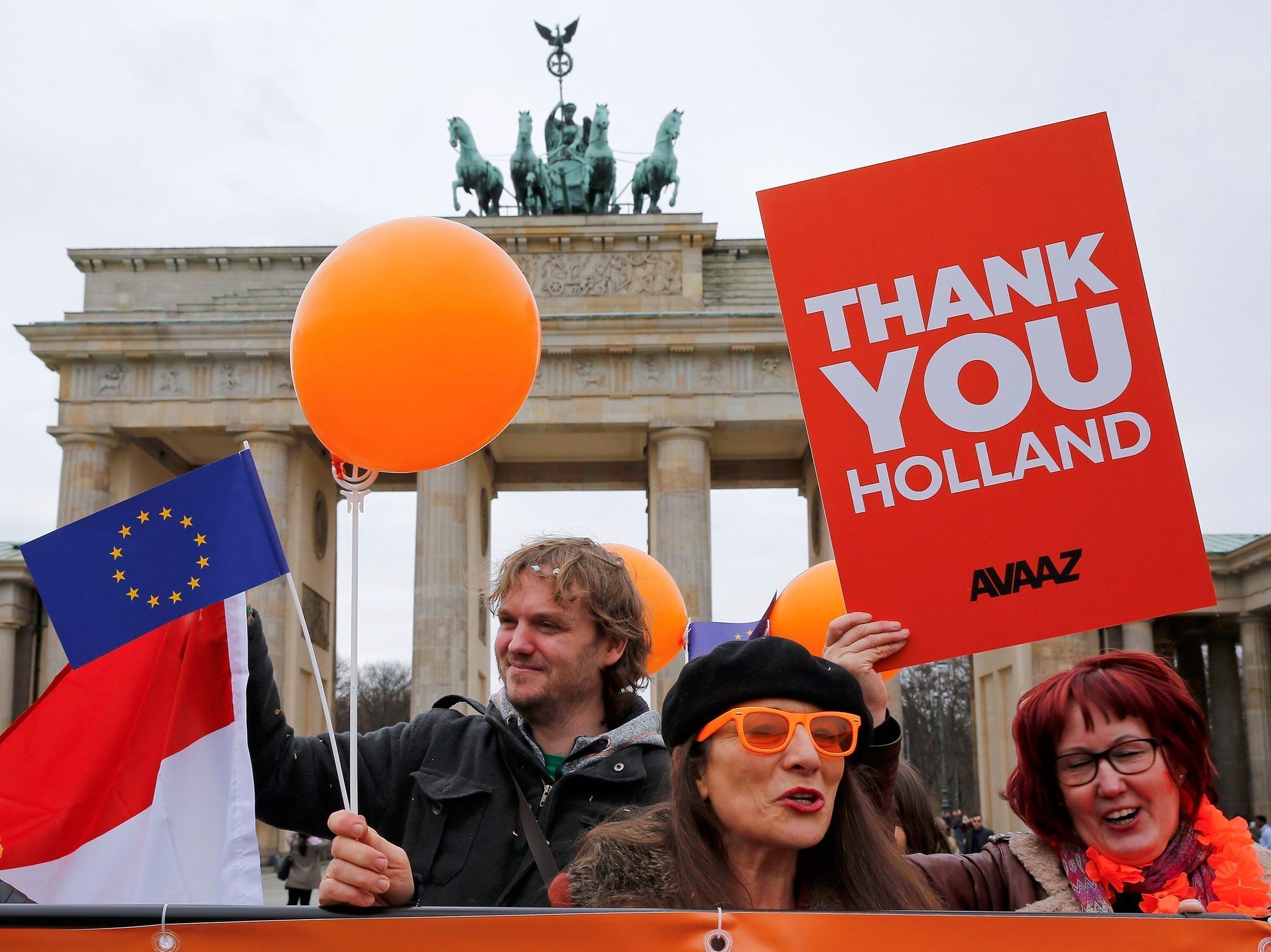 Němci slaví výsledky nizozemských voleb