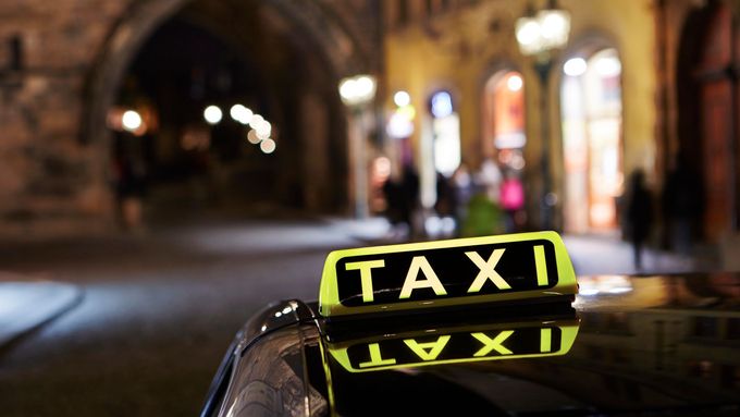 Taxikáři v Praze nemají nejlepší pověst,