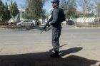 Na dvacet lidí nepřežilo nedělní přestřelku v Kandaháru mezi policisty a ozbrojenci Tálibánu