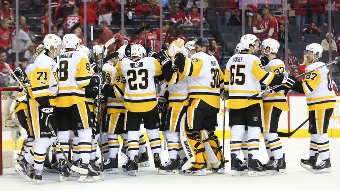 Hokejisté Pittsburghu slaví postup do finále konference