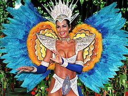 Foto: Nahé tanečnice a dlouhé přípravy. Po dvou letech se vrací brazilský karneval