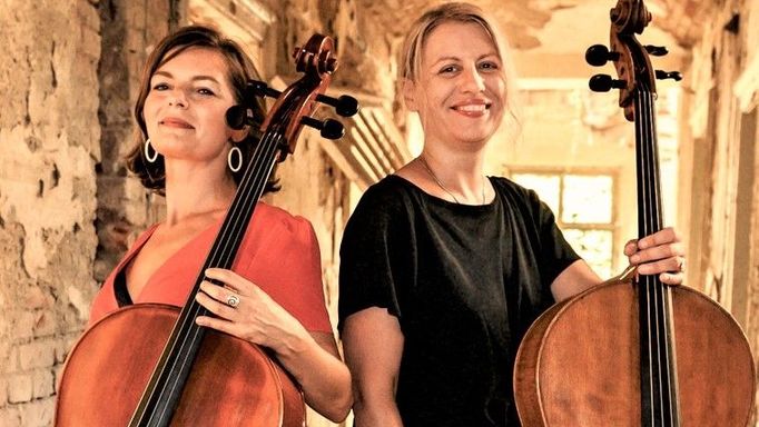 Hudební duo Tara Fuki - Andrea Konstankiewicz a Dorota Barová.