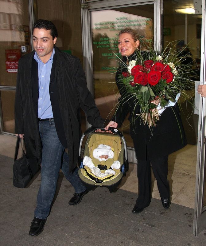 Lucie Borhyová odchází z porodnice