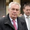 Zeman položil květiny na hrob Václava Havla