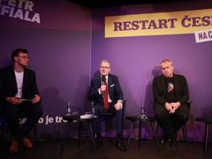 Premiér Petr Fiala při debatě v Rock Café v Praze, kde tvrdil, že se mu daří plnit osobní projekt Restart Česka