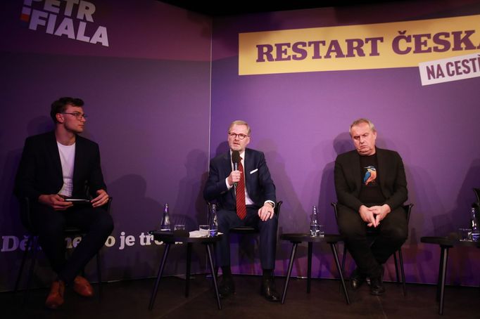 Premiér Petr Fiala při debatě v Rock Café v Praze, kde tvrdil, že se mu daří plnit osobní projekt Restart Česka