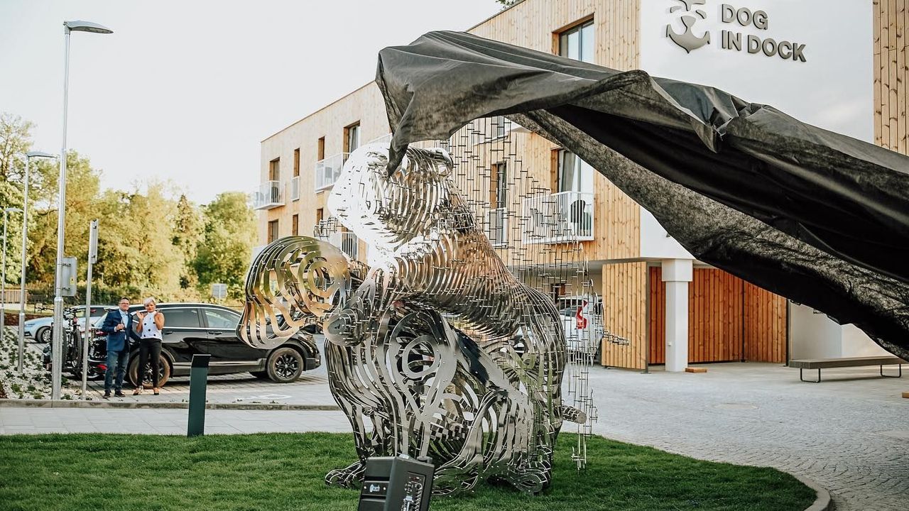 “Ti psi souloží.” Nová socha Davida Černého pobouřila některé místní, sepsali petici