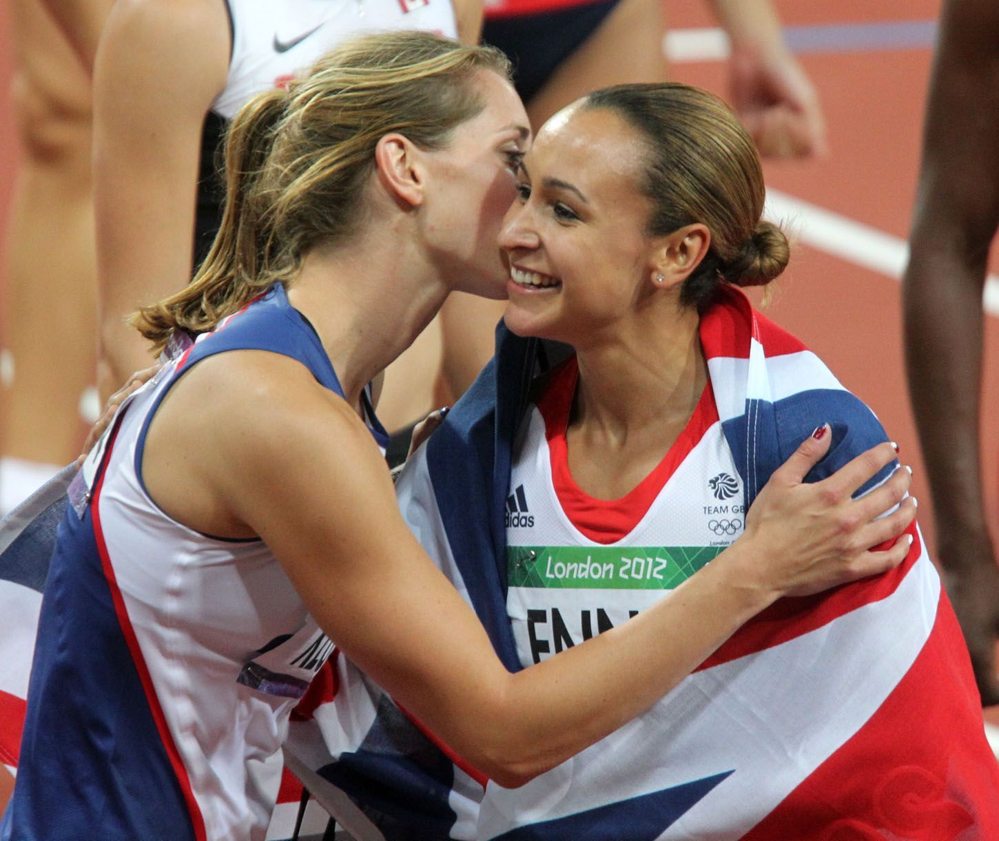 Eliška Klučinová a Jessica Ennisová po sedmiboji, atletika na olympijských hrách v Londýně 2012