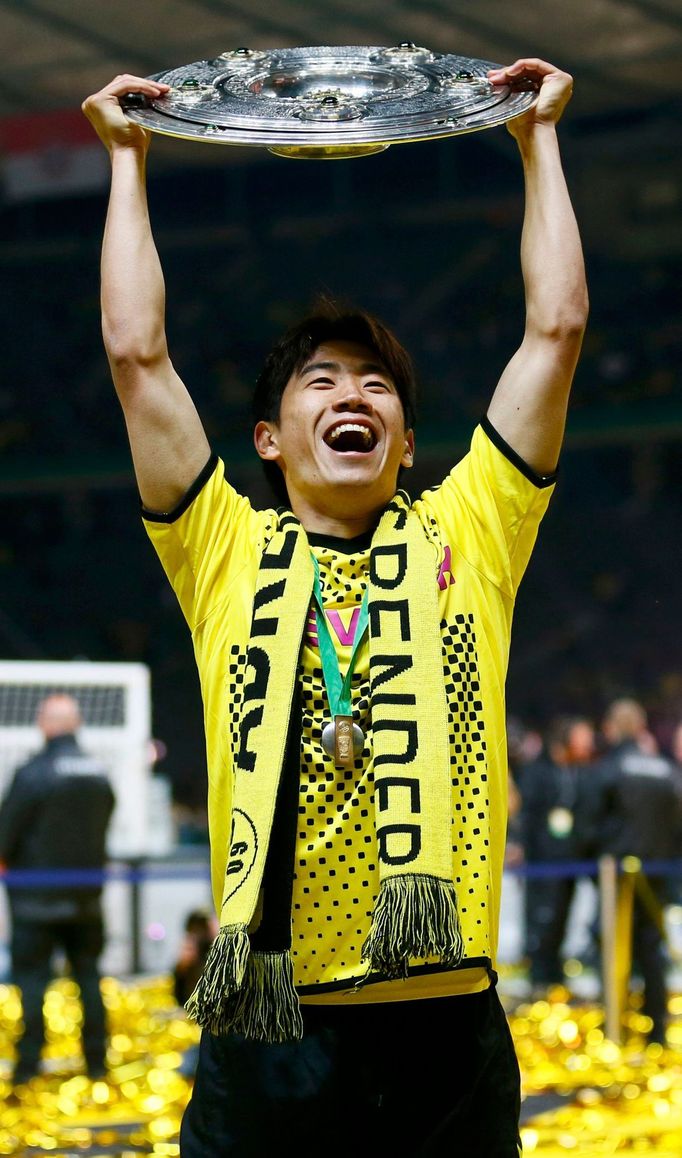 Šindži Kagawa při oslavách německého titulu