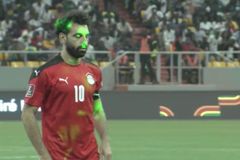 Smršť laserů do očí rozhodila Salaha. Hvězda nedala penaltu, a Egypt tak přišel o MS