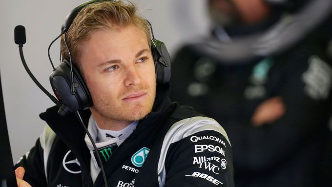 Vítěz úvodní  Grand Prix sezony Nico Rosberg byl dnes nejrychlejší v prvním tréninku na Vlekou cenu Bahrajnu formule 1.