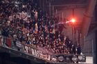 Pokus o vraždu. Fanoušek fotbalistů Marseille čelí obvinění za útok světlicí