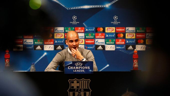 Pep Guardiola na tiskové konferenci před zápasem
