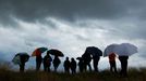 Golf je hra pro trpělivé. A v případě letošního Scottish Open z hradu Stuart také pro voděodolné.