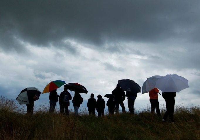 Golf je hra pro trpělivé. A v případě letošního Scottish Open z hradu Stuart také pro voděodolné.