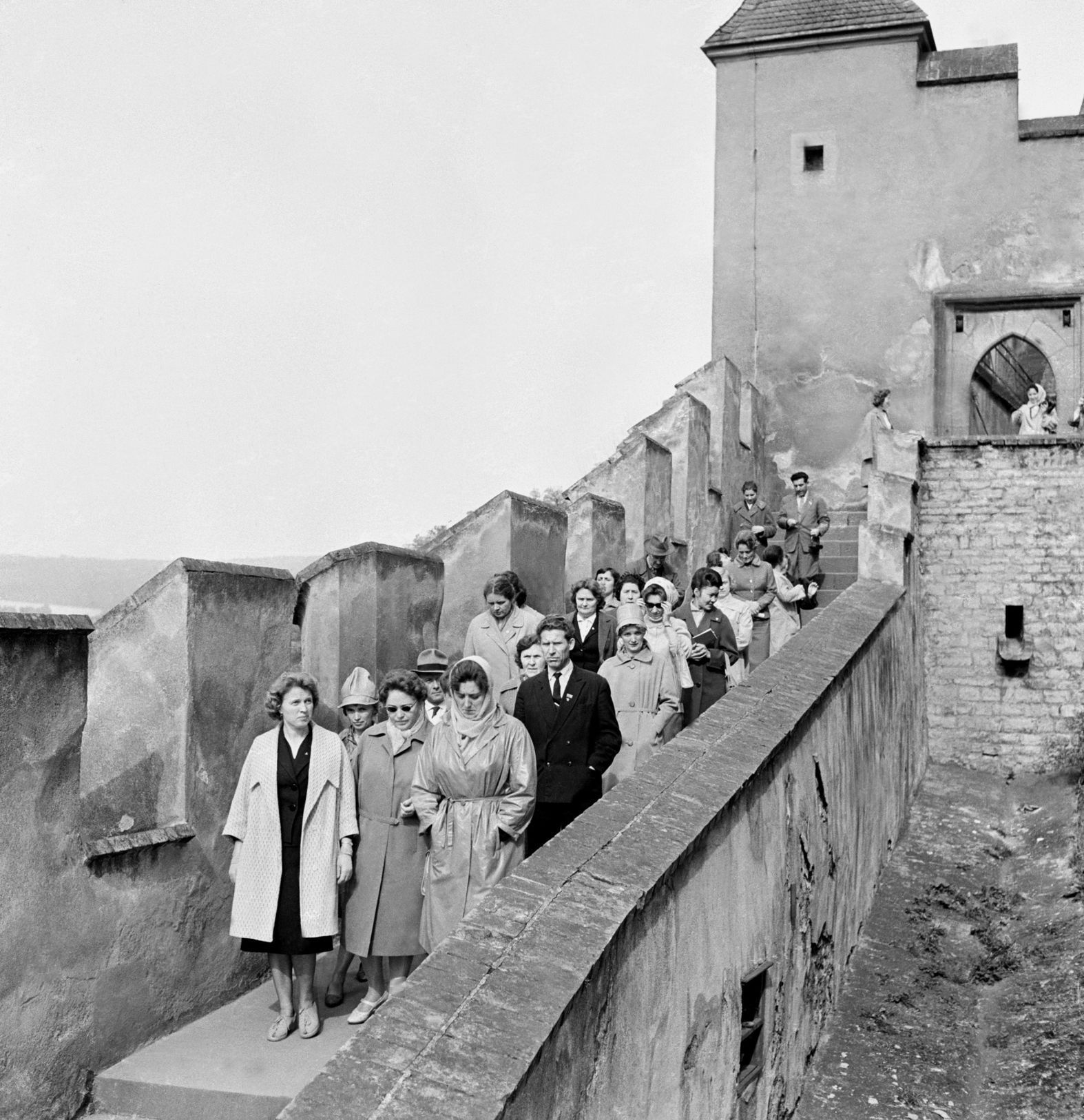 Fotogalerie / Karlštejn / Karlštejnu je už 665 let. Nejznámější hrad v Česku slaví výročí svého otevření.