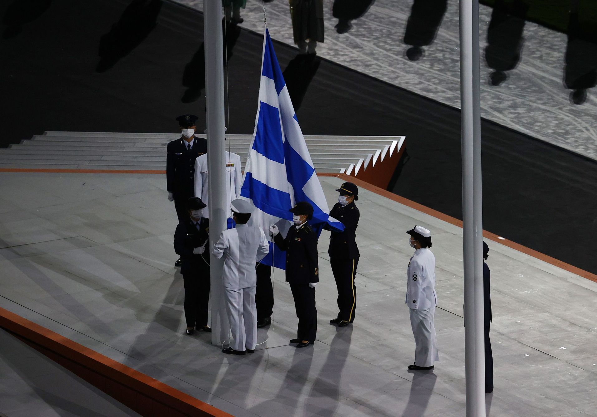 Slavnostní zakončení OH 2020 v Tokiu - vyvěšení řecké vlajky