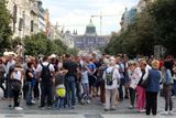 Míst, kde se shromažďují lidé a kam se dá zajet autem, je v Praze tolik, že není možné je všechna ochránit.