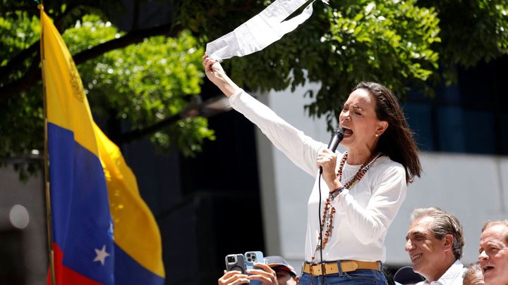 "Jsme na straně venezuelského lidu." Sacharovovu cenu získali vůdci tamní opozice