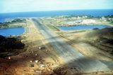 Ti na ostrově pomáhali mimo jiné vybudovat rozsáhlou přistávací plochu na letišti v Point Salines. Sama Grenada přitom nevlastnila téměř žádné letectvo.