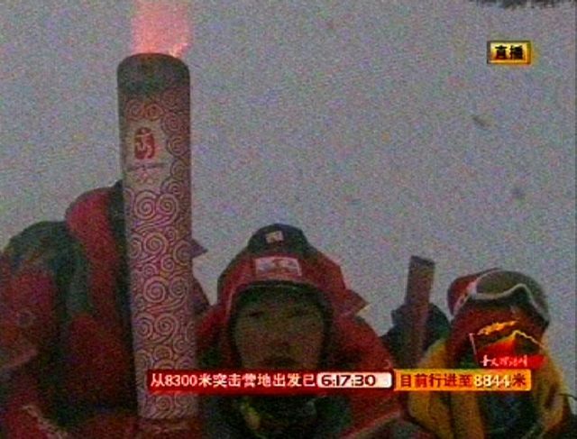 Olympijská pochodeň na Everestu