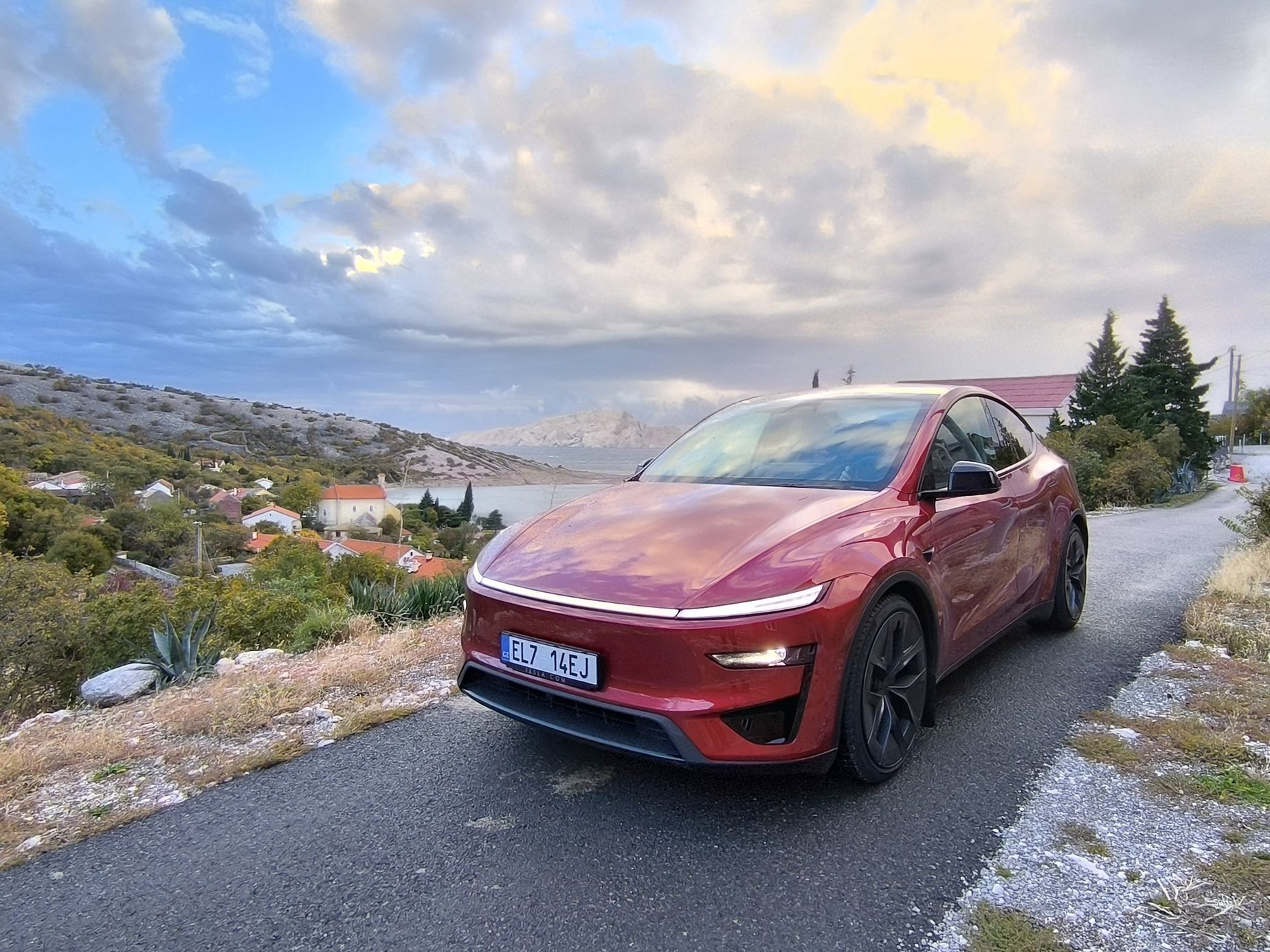 Tesla Model Y Performance Chorvatsko 2025