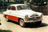 V roce 1957 nabídku doplnila Škoda 445 se silnější dvanáctistovkou naladěnou na 33 kW.