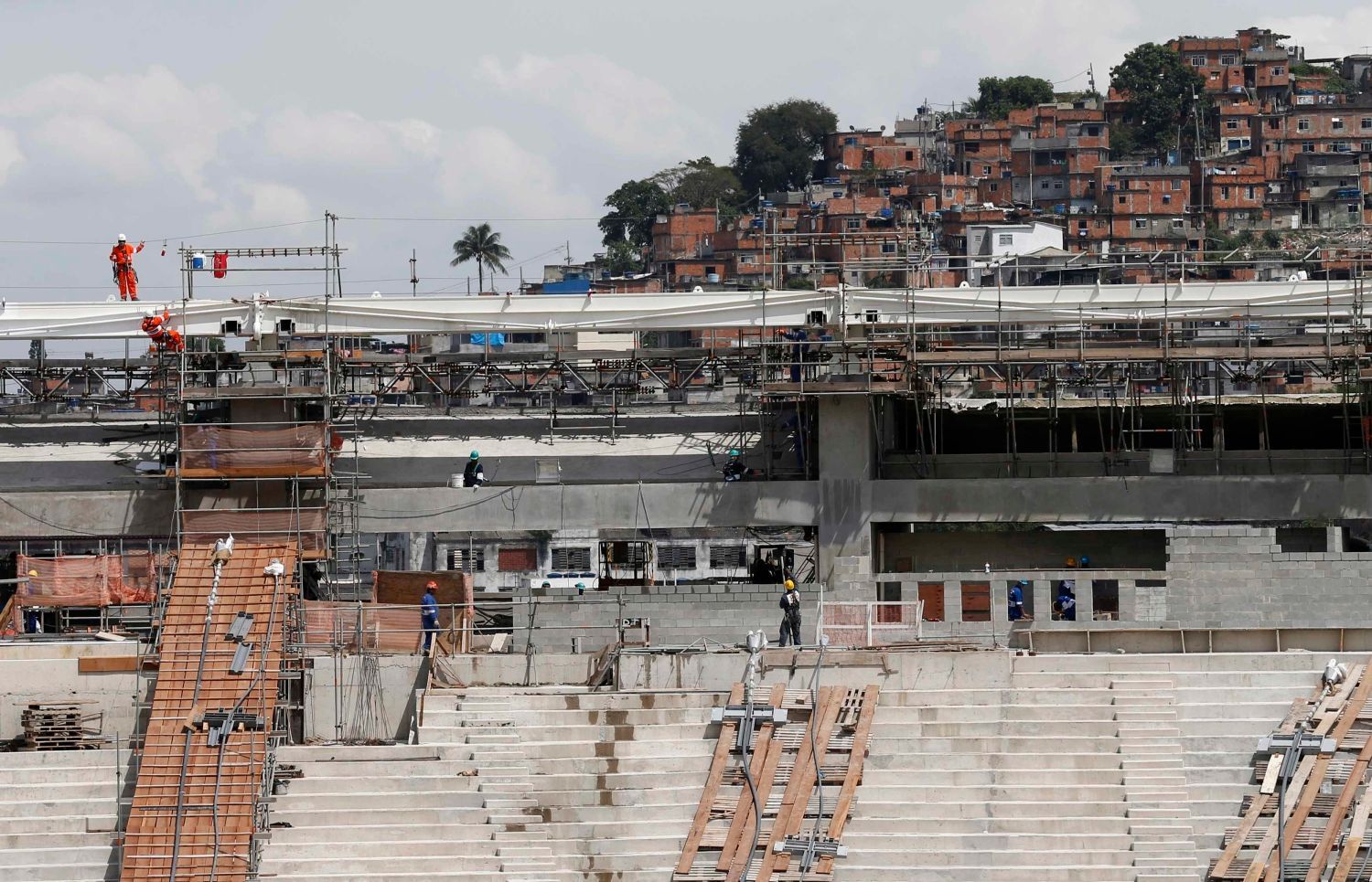 Rekonstrukce největšího stadionu na světě Maracaná v brazilském Rio de Janeiru před MS 2014.