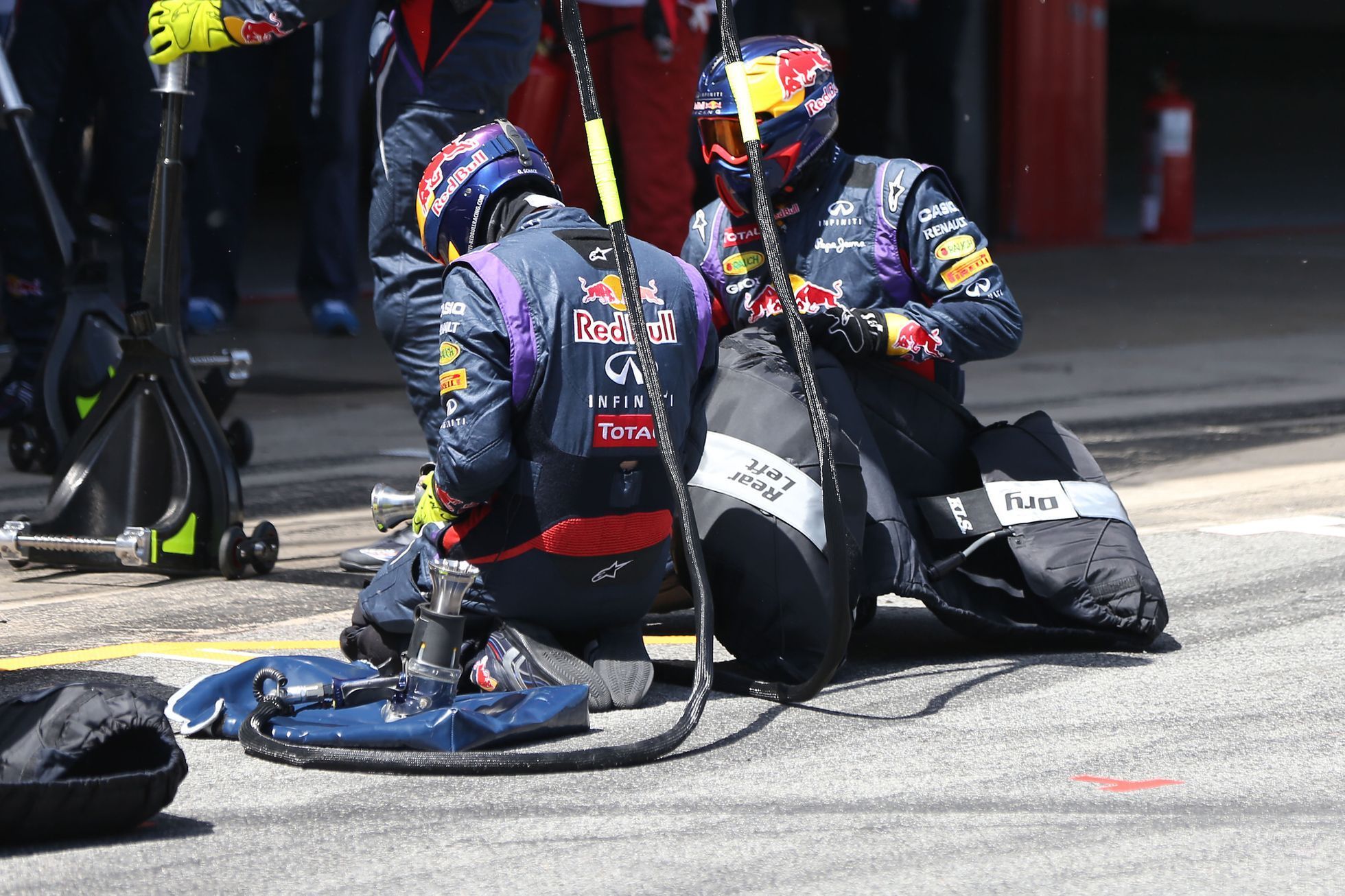 F1, VC Španělska: Red Bull, mechanici