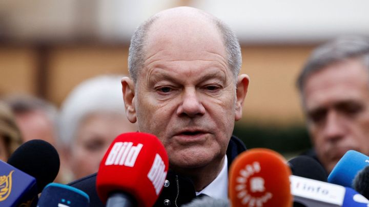 Kdo spáchá takový čin, ať počítá s deportací, řekl Scholz po útoku v Mnichově